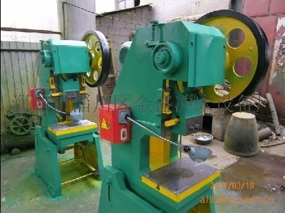 【供應(yīng)淄博沖床JB23-16T沖床 普通沖床 鍛壓機(jī)床 (圖)】價(jià)格,廠家,圖片,沖床,孫剛-